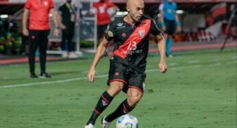 Lateral do Atlético-GO recebe sondagem do Santos, afirma jornalista