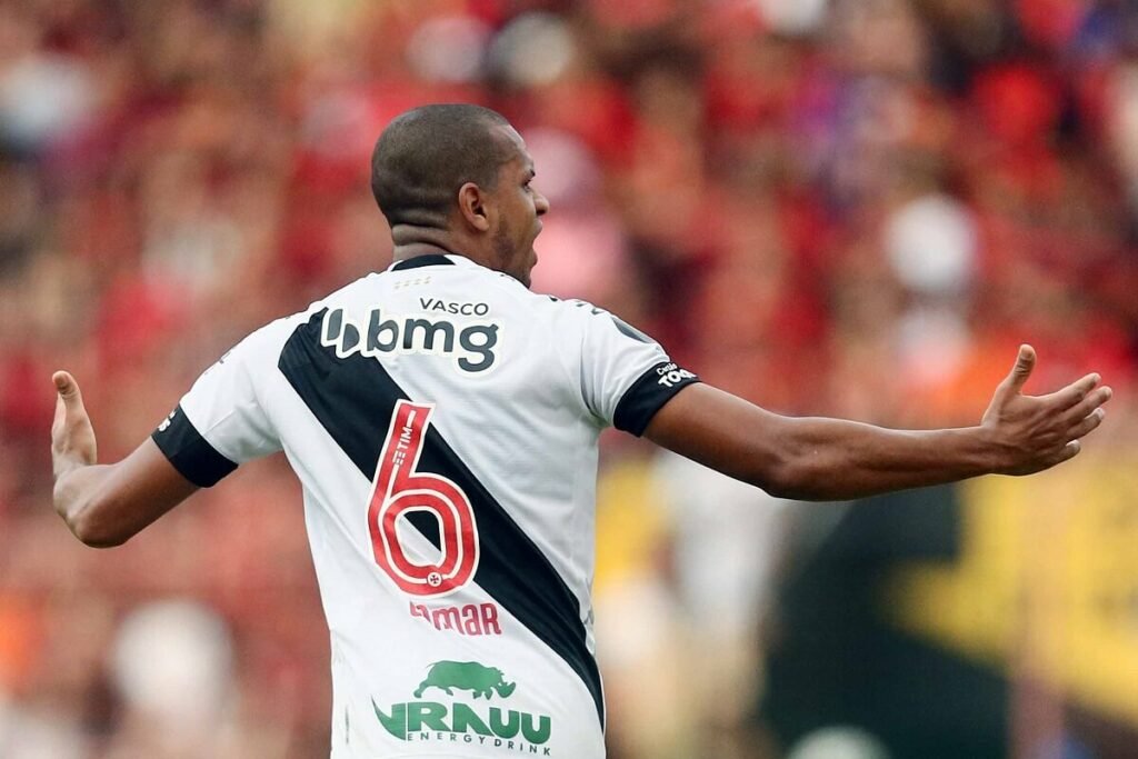 Edimar publica agradecimento ao Vasco nas redes sociais