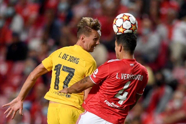Após longa parada por lesão, Lucas Veríssimo é novamente relacionado pelo Benfica