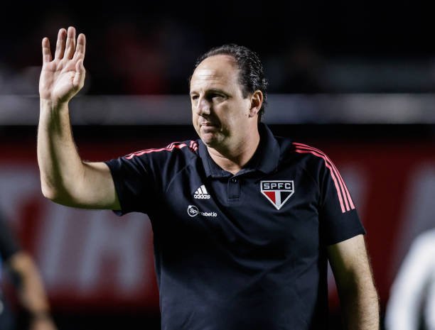Casares respalda e crava permanência de Rogério Ceni no comando do São Paulo