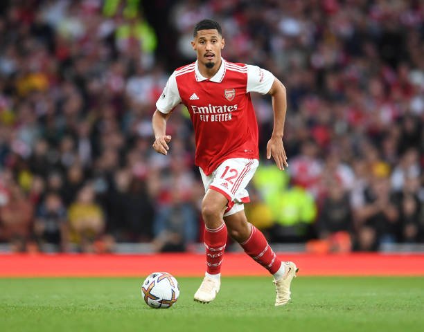 PSG segue interessado em zagueiro destaque da Premier League