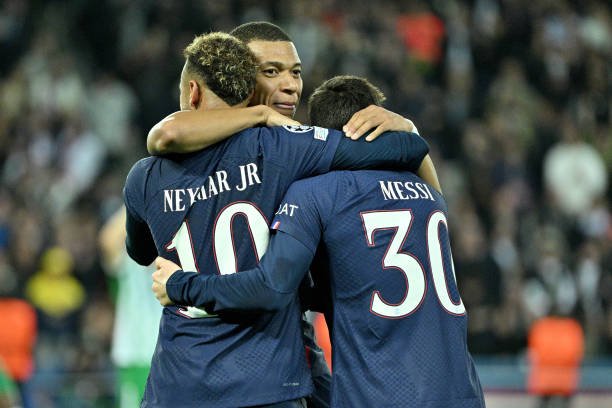 Treinador do PSG descarta poupar trio MNM para último jogo antes da Copa do Mundo