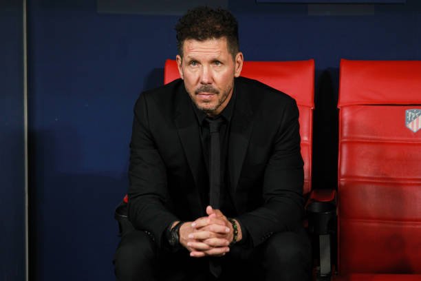 Atlético de Madrid avalia demissão de Diego Simeone e mira dois treinadores
