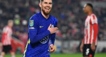 Barcelona e Milan lideram corrida por Jorginho