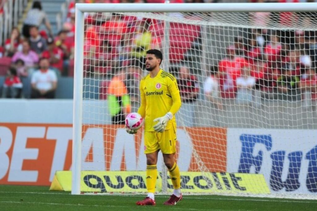 Vasco mostra interesse em contratar Keiller, goleiro do Internacional