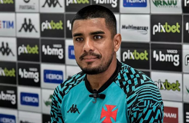 Léo Matos recebe convite e pode seguir no Vasco da Gama