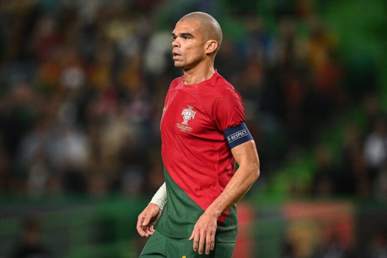 Fernando Santos confirma: Pepe será titular