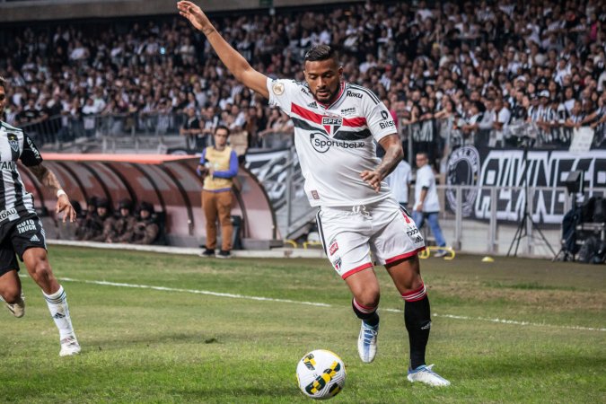 Ex-São Paulo deve fechar com o Grêmio, afirma jornalista