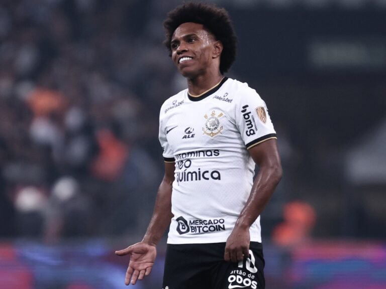 Willian fala sobre sua passagem curta pelo Corinthians: “Se eu imaginasse que isso fosse acontecer, jamais teria voltado”