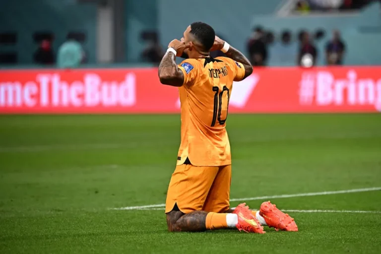 Memphis se isola como 2º maior artilheiro da Holanda