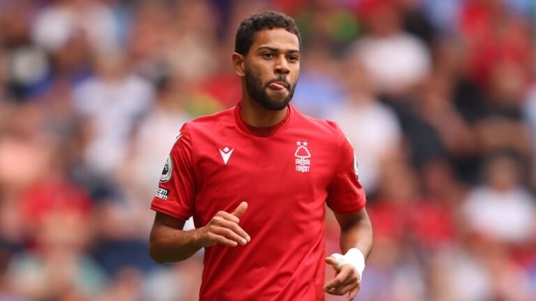 Renan Lodi é oferecido para clube brasileiro, que avalia investida