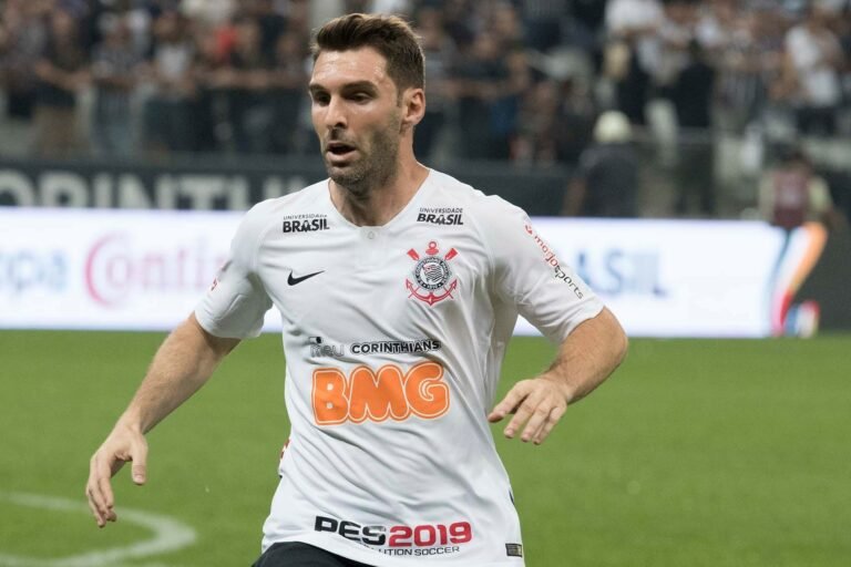 Ex-Corinthians, Mauro Boselli define futuro para 2023