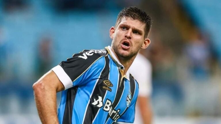 Rodrigo Caetano nega rumores de Walter Kannemann no Atlético-MG