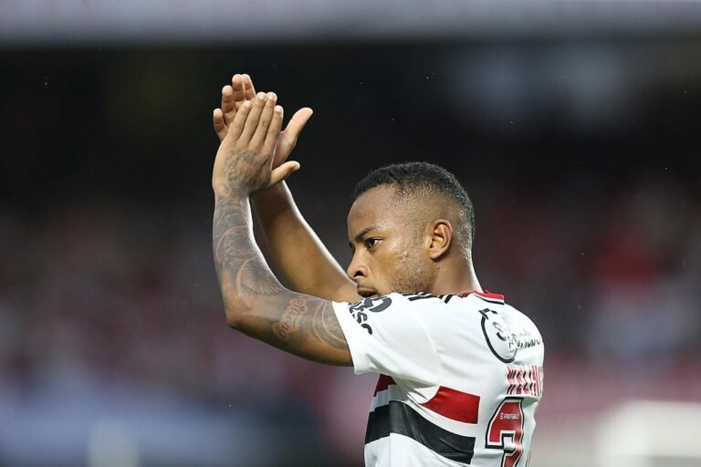 Welington deve ganhar ainda mais espaço no São Paulo