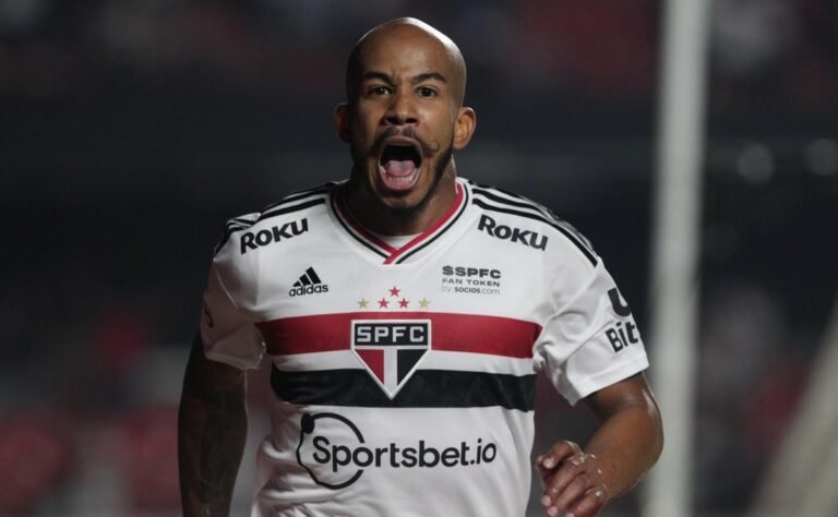 Atlético-MG mantém conversas com São Paulo e tenta avanço por Patrick