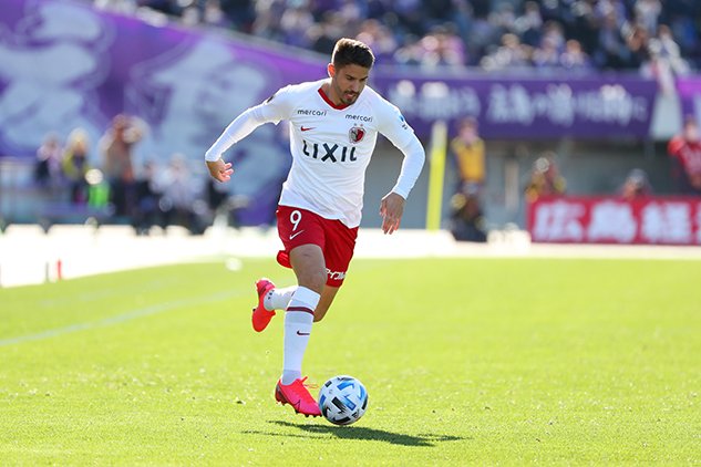 Bahia encaminha contratação de Everaldo