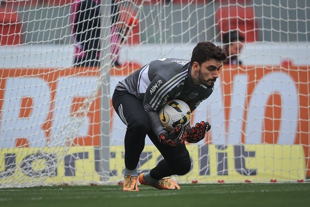São Paulo anuncia contratação de goleiro Rafael
