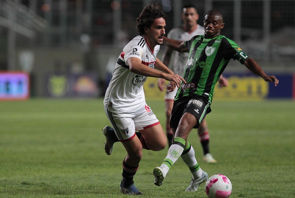 Igor Gomes é liberado e fica próximo de assinar com Atlético-MG