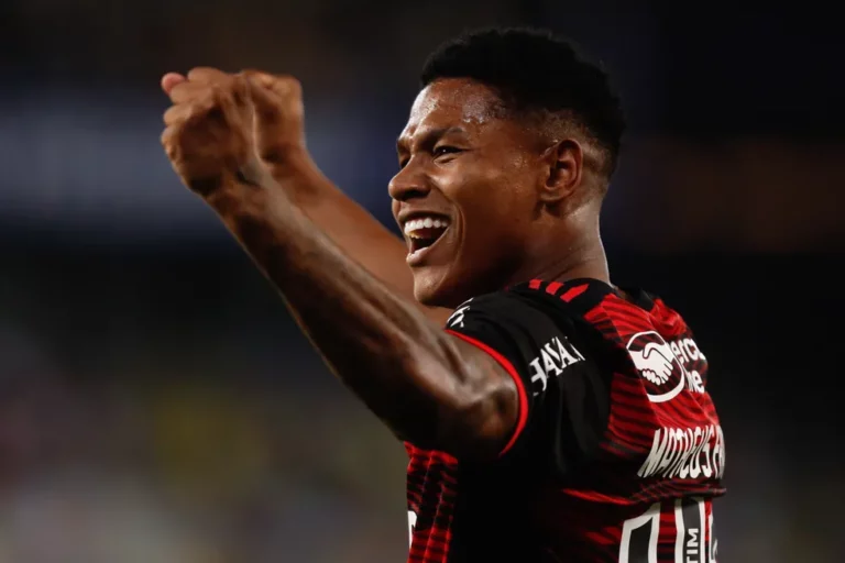 Newcastle abre negociações com Flamengo pela compra de Matheus França