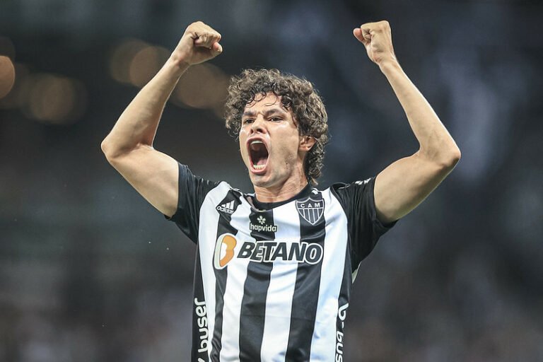 Dodô comenta sua chegada ao Atlético e a saída de Sampaoli do clube