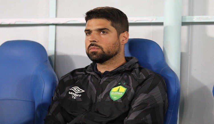 António Oliveira será o novo treinador do Coritiba; português assinará no início da semana