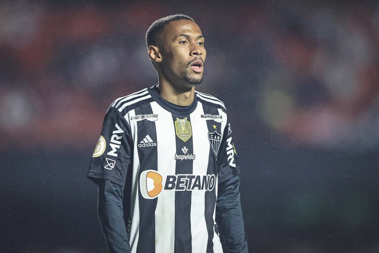 São Paulo tenta a contratação de Ademir, do Atlético-MG, por empréstimo