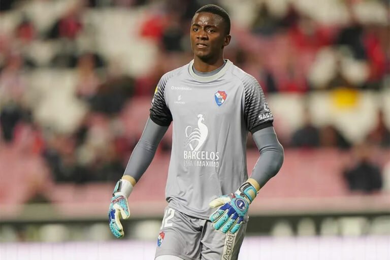 Goleiro revelado pelo Botafogo pode se transferir para o PSG; entenda