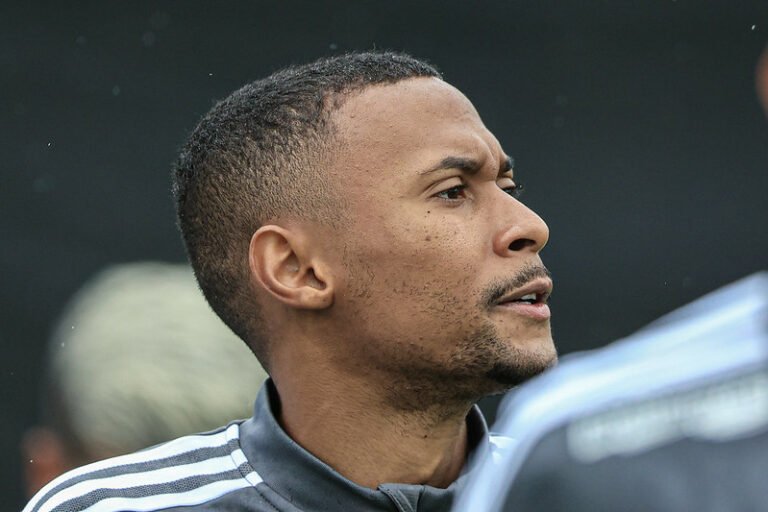 Especulado em gigantes brasileiros, Ademir descarta saída do Atlético: “Estou focado”