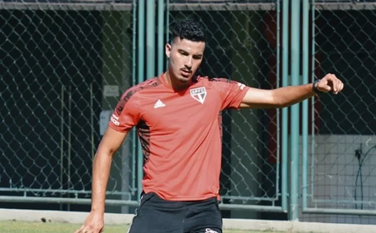 São Paulo encaminha renovação de zagueiro Walce
