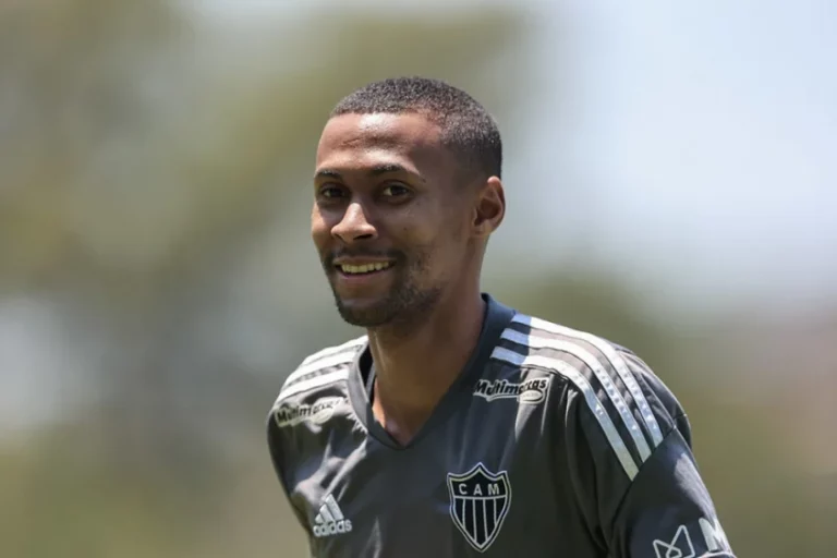 América-MG vê como inviável e descarta retorno do atacante Ademir, do Atlético-MG