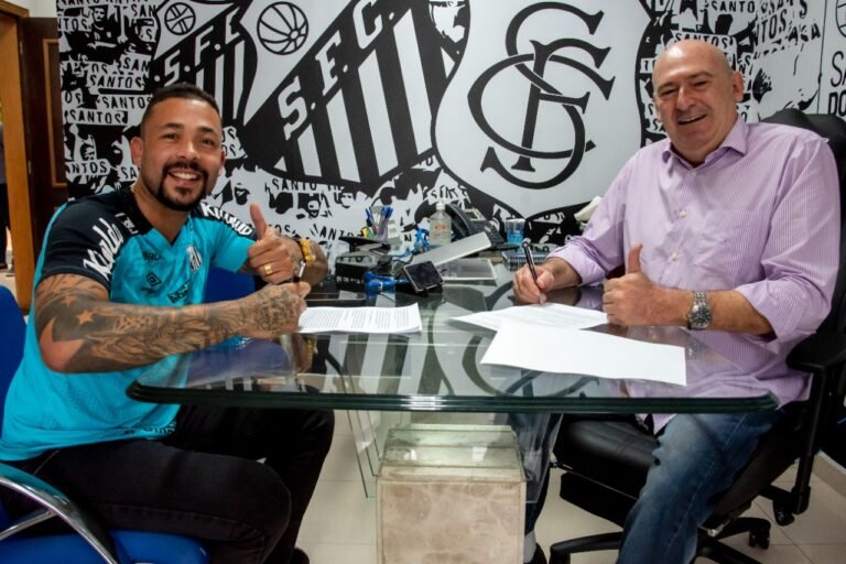 Santos anuncia o retorno do goleiro multicampeão Vladimir