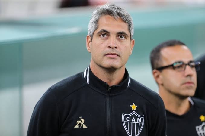 Após anúncio, Rodrigo Santana não será mais contratado pelo Corinthians; entenda