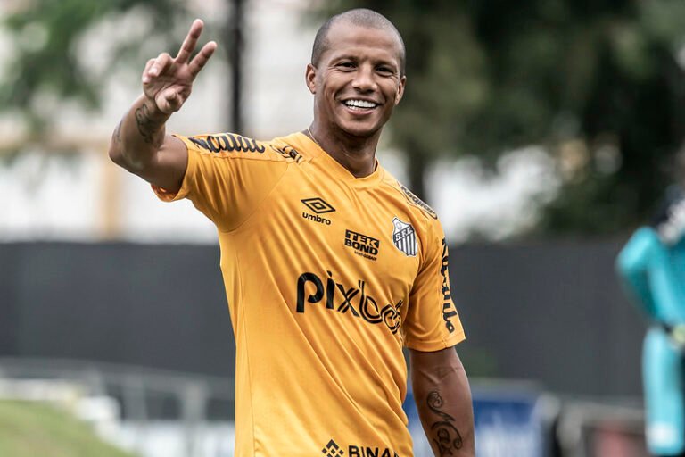 Sánchez é liberado após nova bateria de exames