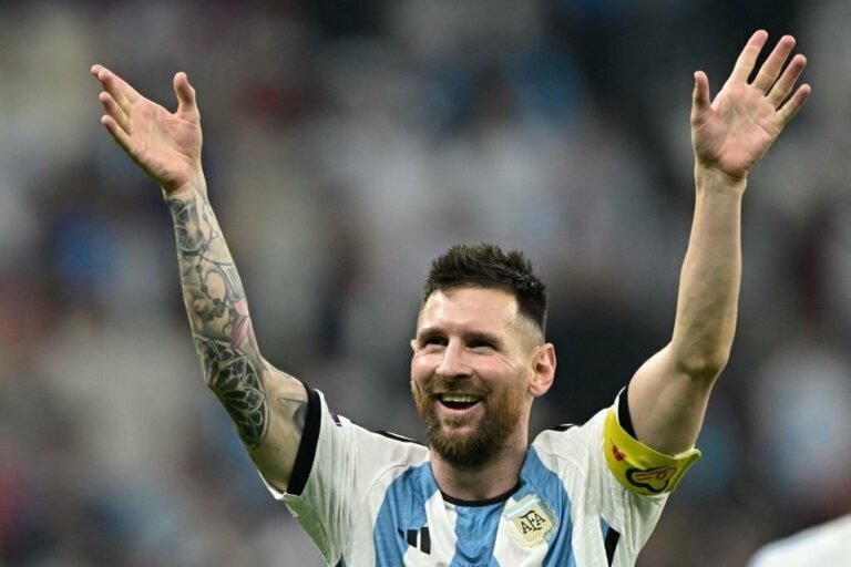 Renovação de Messi será discutida após a Copa, afirma presidente do PSG