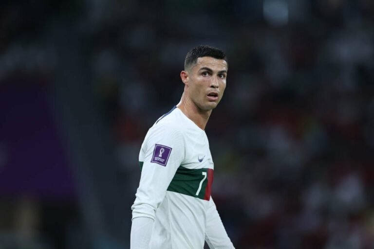 Cristiano Ronaldo planeja continuar na Seleção Portuguesa e quer jogar a Copa de 2026, afirma jornal