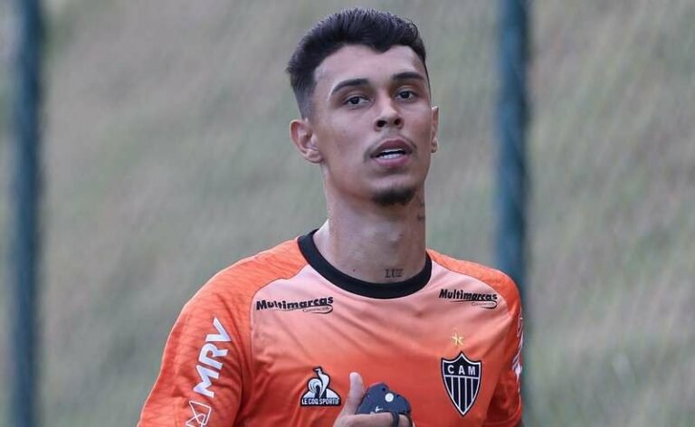 Fluminense acerta contratação do zagueiro Vitor Mendes por empréstimo
