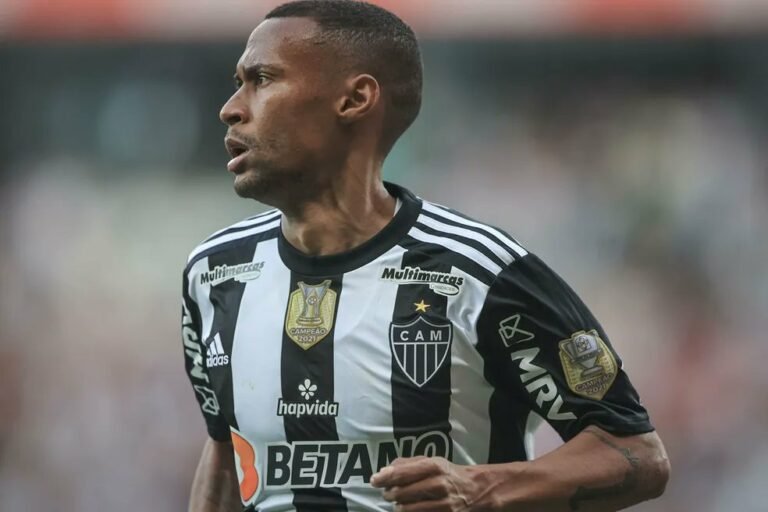 Após rumores, Ademir nega insatisfação no Atlético-MG e descarta sua saída do clube