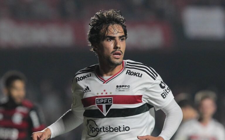 Com aval de Coudet, Atlético-MG avança por Igor Gomes e oferece contrato até 2027