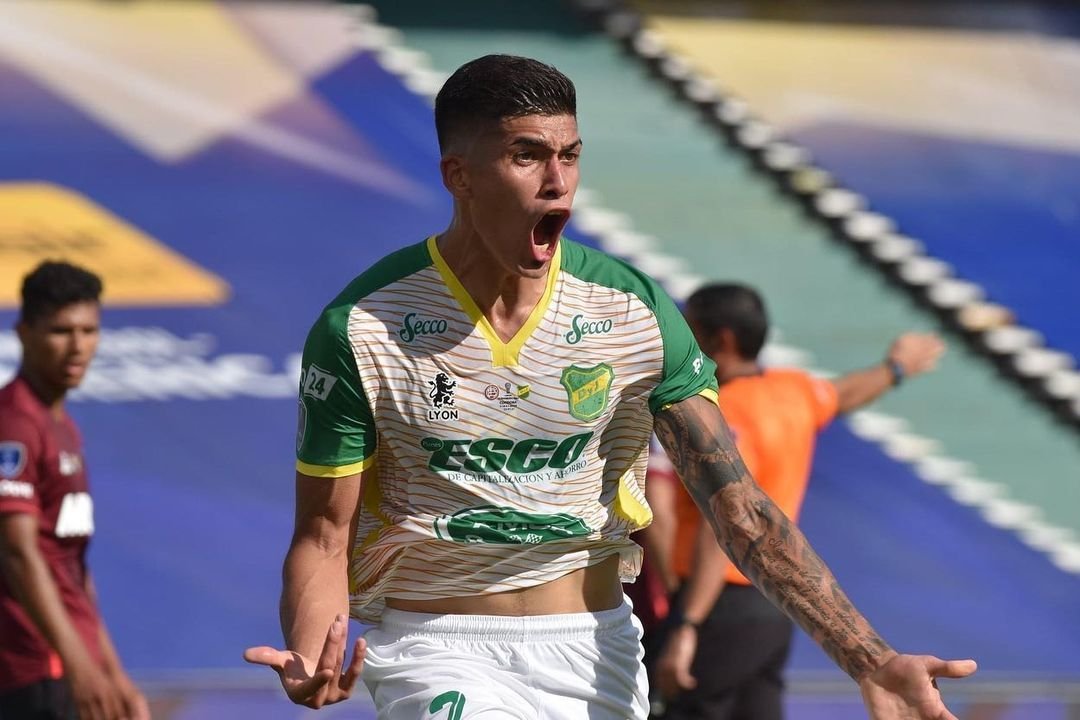 Diretor de futebol do Atlético-MG descarta chegada de Mina e Adonis Frías