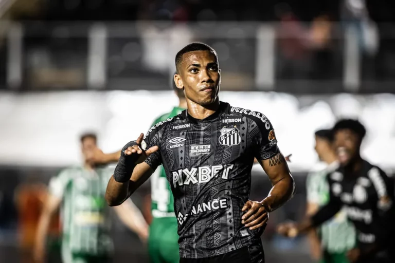 Com acordo verbal, Madson se apresenta ao Athletico em janeiro