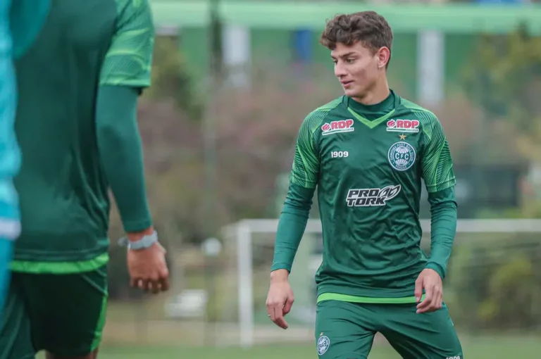 Botafogo tem interesse em destaque do Coritiba para a temporada 2023