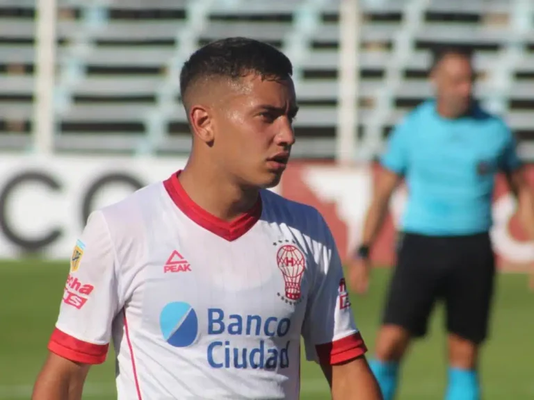 Botafogo demonstra interesse na contratação de Santiago Hezze, destaque do Campeonato Argentino