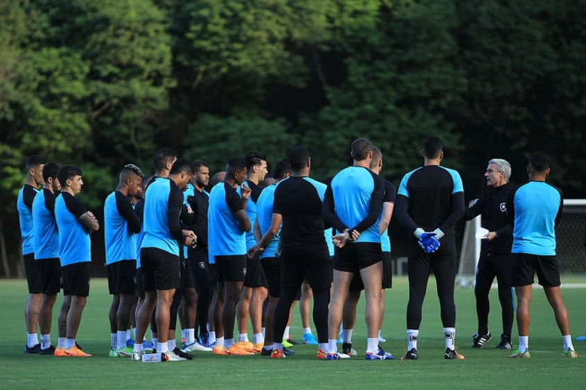 Após resolver problema de fluxo de caixa, Botafogo quita todas as dívidas com o elenco