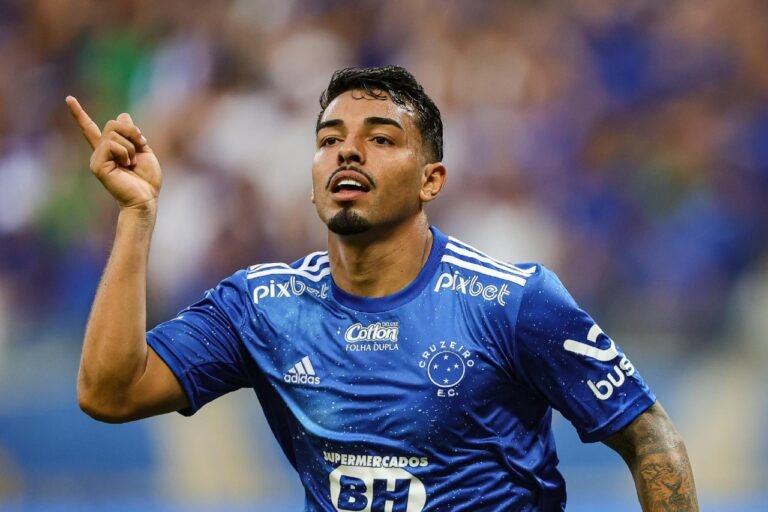 Corinthians tenta mudar moldes e pode desistir da contratação de Bidu