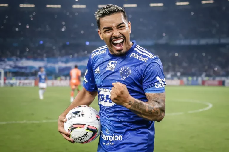 São Paulo entra na briga com Corinthians por Matheus Bidu