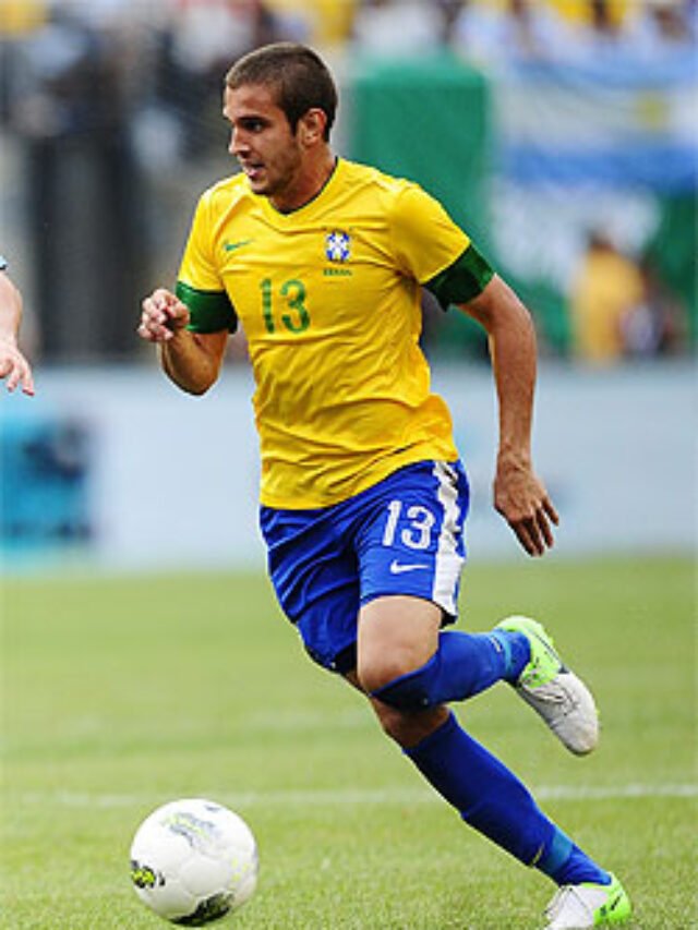 Esquecidos! Relembre zagueiros em atividade que atuaram pela Seleção