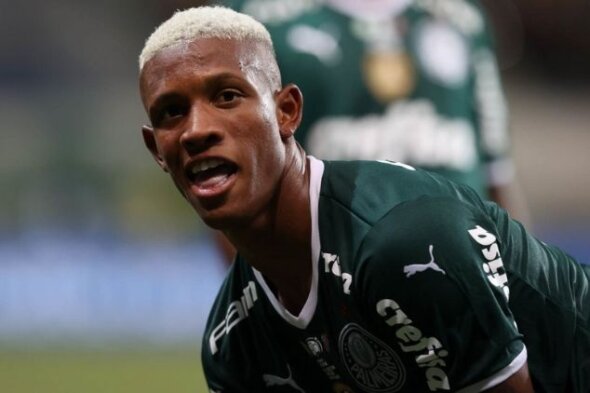 Time inglês é favorito para contratar Danilo, do Palmeiras