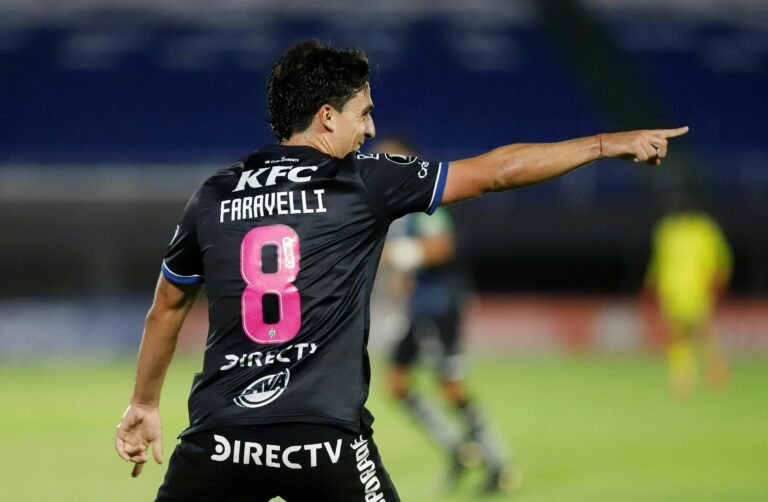 Santos se distancia de Faravelli e mira meias brasileiros