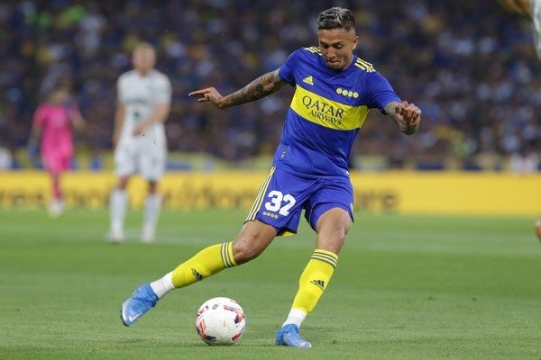 Diretor do Cruzeiro se reúne com empresário de Agustín Almendra, volante do Boca Juniors