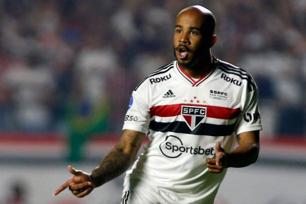 Vasco abre negociações com São Paulo para contratar Patrick